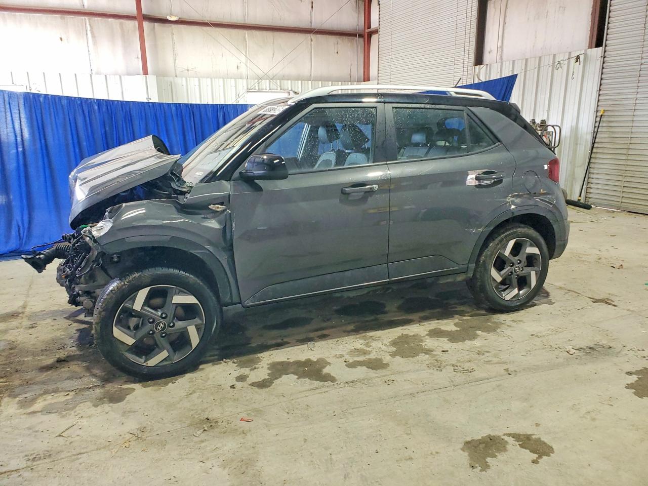 2025 Hyundai Venue Limited, VIN KMHRC8A31SU404356 — Auction photo 1 of 13