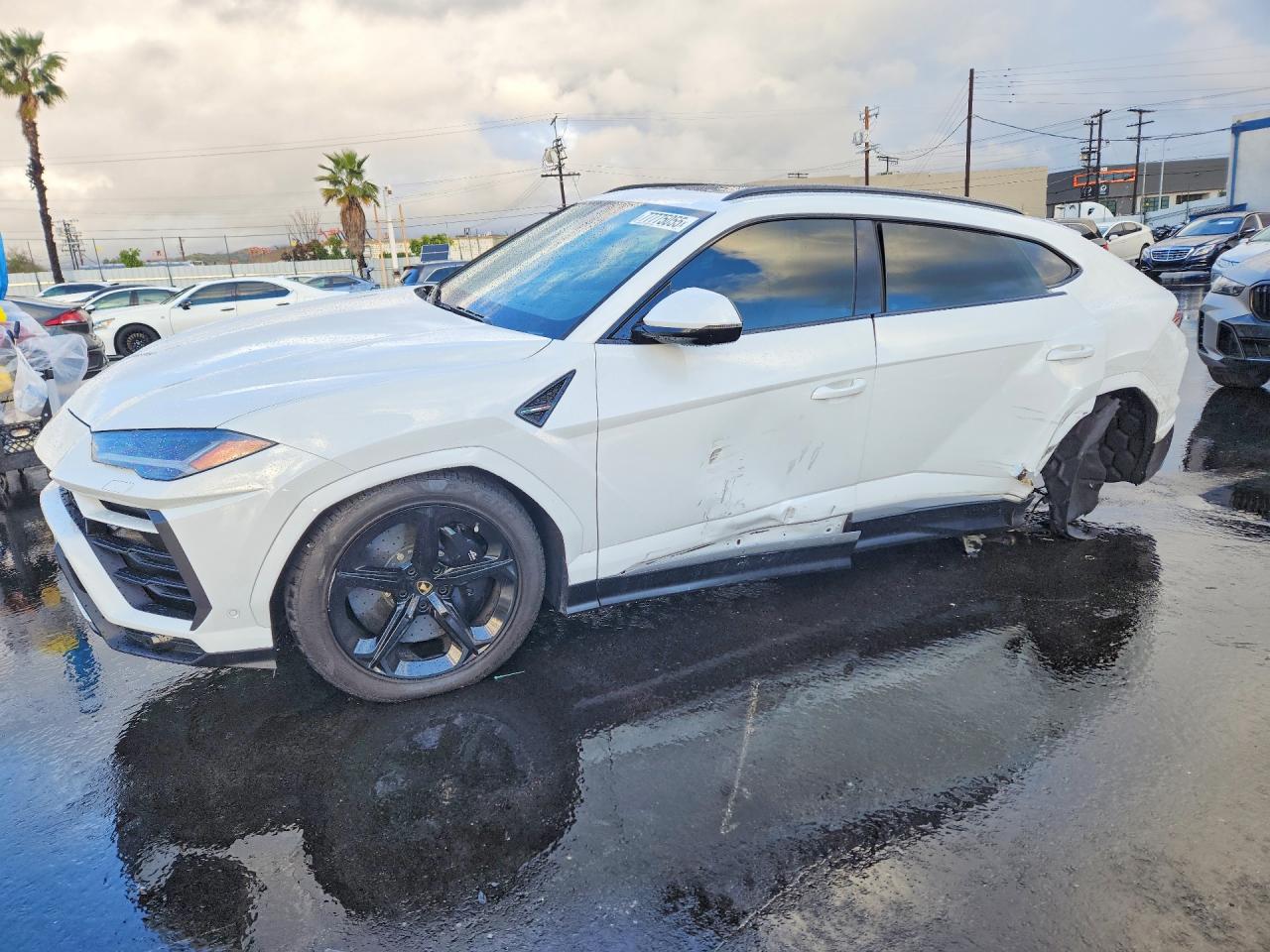 2021 Lamborghini Urus, VIN ZPBUA1ZL6MLA11454 — Side