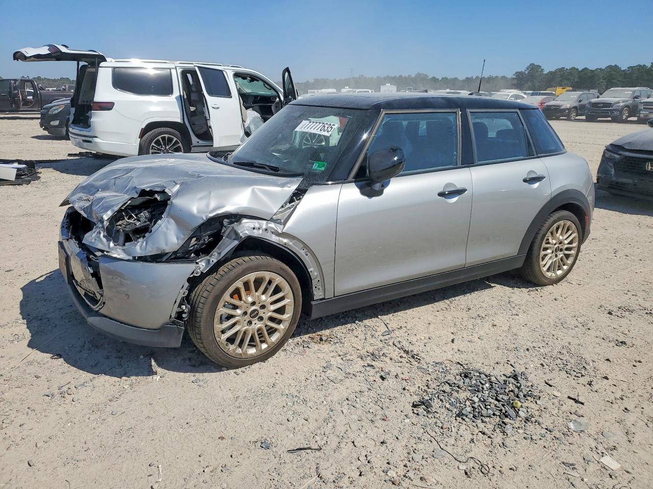 2025 MINI Hardtop 4 Door Cooper S, VIN WMW53GD06S2X52418 — Front end