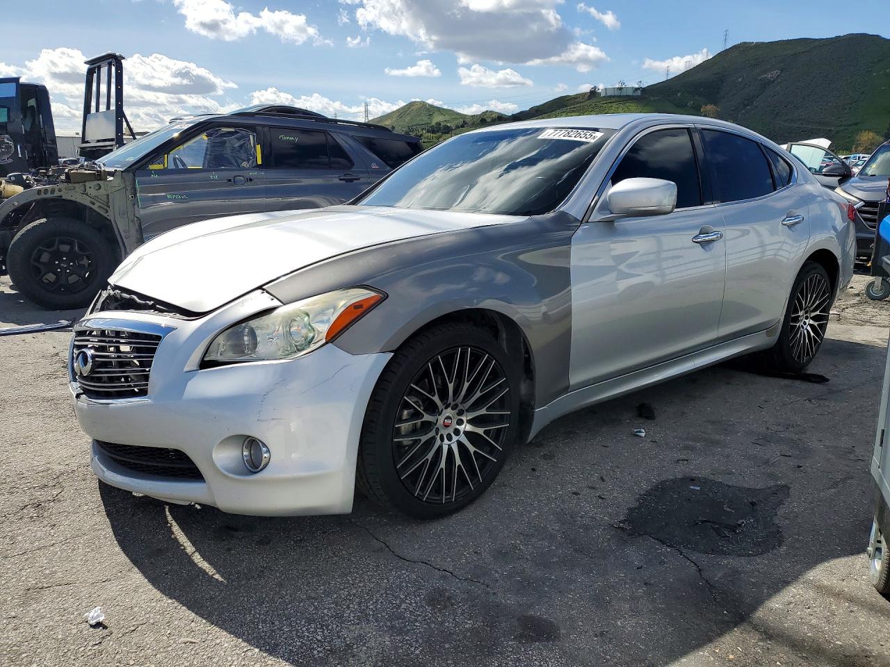 2012 Infiniti M, VIN JN1BY1AP6CM332320 — Front end