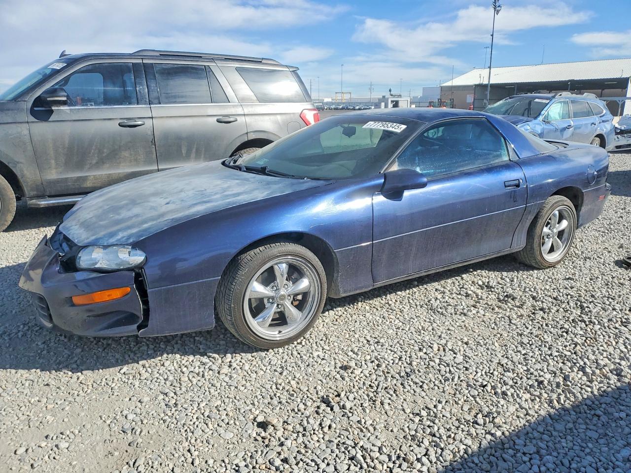 2000 Chevrolet Camaro, VIN 2G1FP22K1Y2104306 — Front end