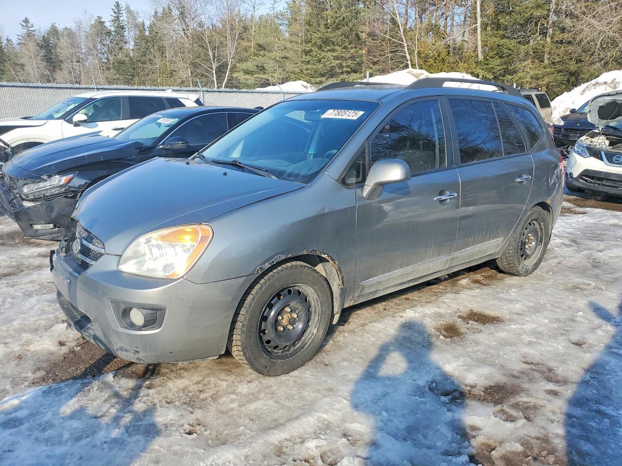 2010 Kia Rondo, VIN KNAHH8A80A7297338 — Front end