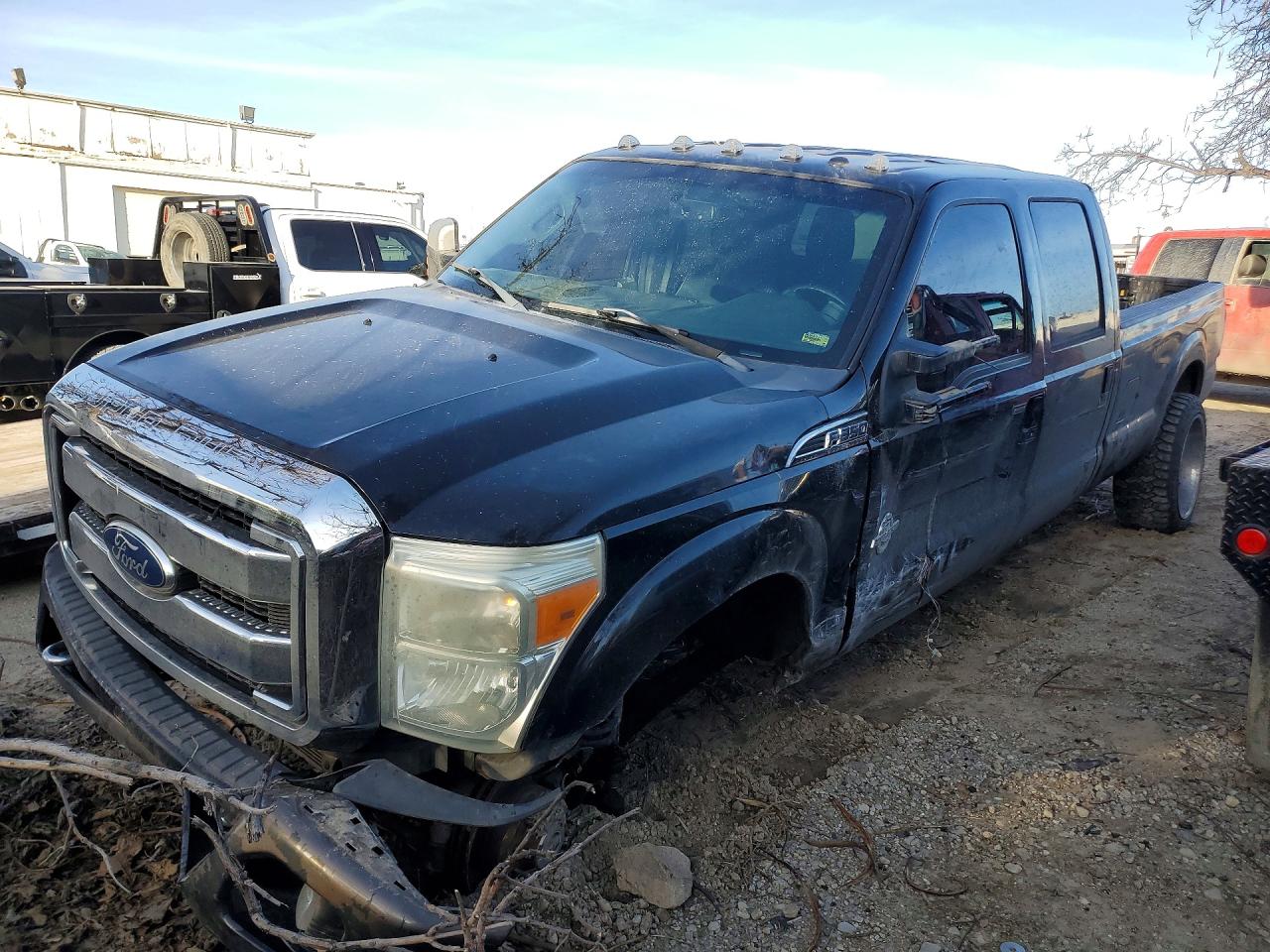 2011 Ford F-350 Lariat, VIN 1FT8W3BT6BEB30297 — Front end