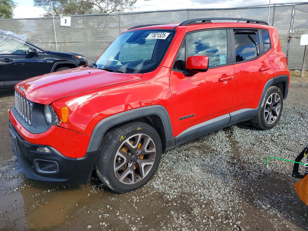 2016 Jeep Renegade Latitude, VIN ZACCJABT1GPC62394 — Front end