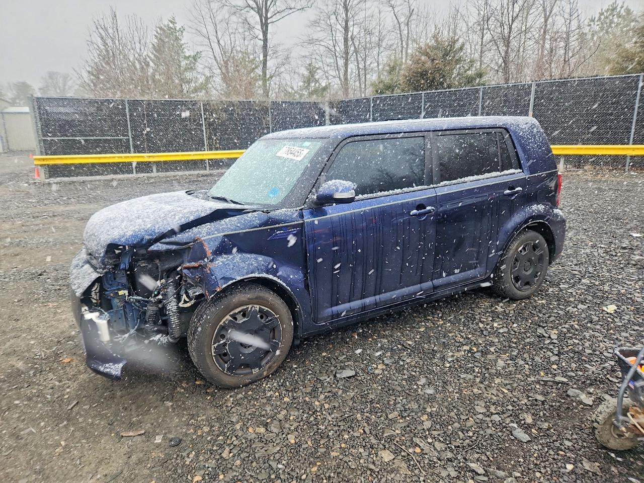 2013 Scion xB, VIN JTLZE4FE4DJ035048 — Front end
