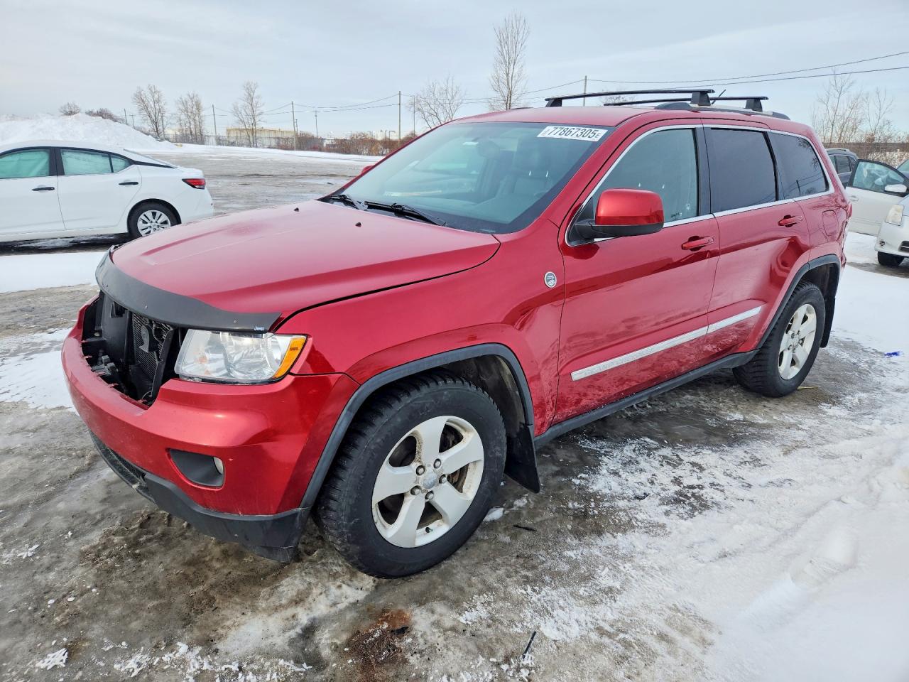 2011 Jeep Grand Cherokee Laredo, VIN 1J4RR4GG6BC570832 — Front end