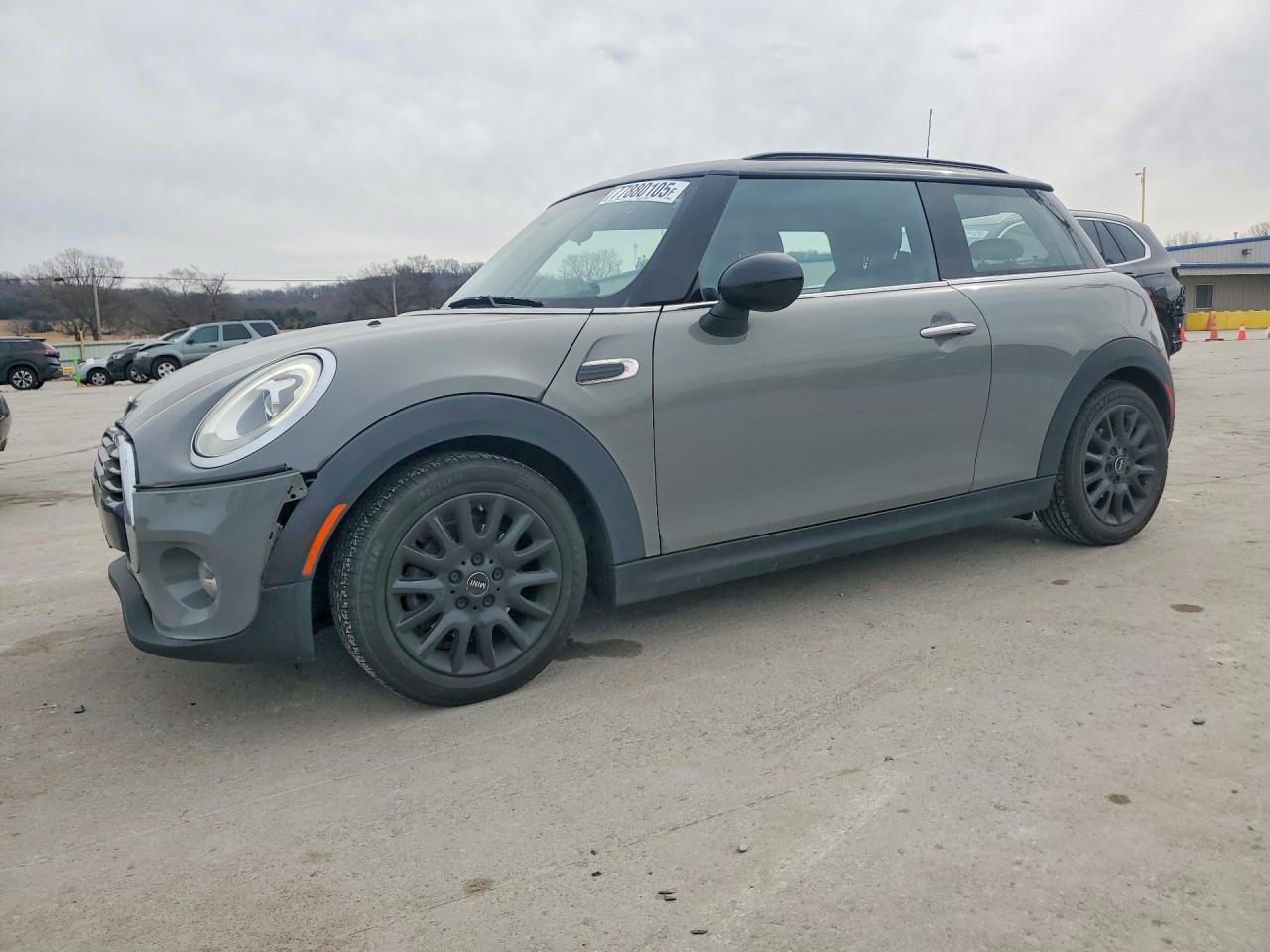 2016 MINI Hardtop, VIN WMWXP5C58G2D15593 — Перед