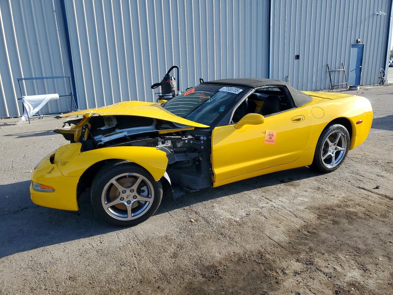 2002 Chevrolet Corvette, VIN 1G1YY32G825117864 — Front end