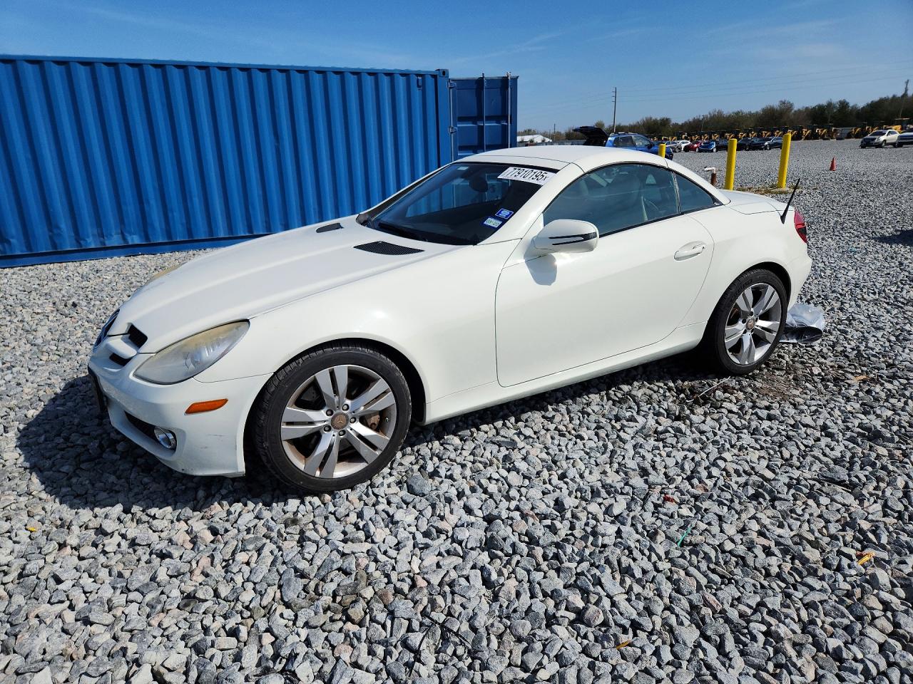 2009 Mercedes-Benz SLK 350, VIN WDBWK58F29F190984 — Minor dents and scratches