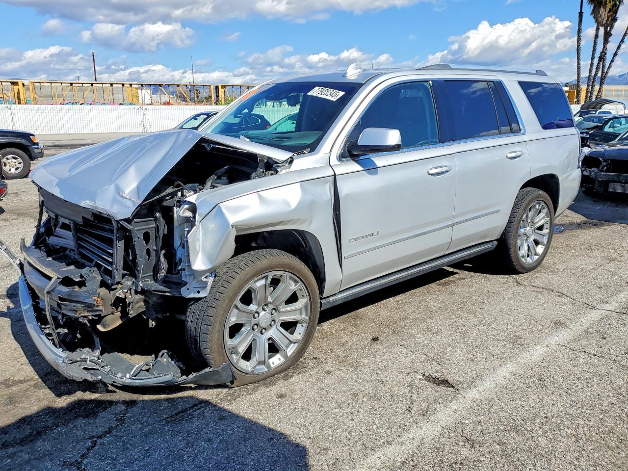 2018 GMC Yukon Denali, VIN 1GKS2CKJ9JR336807 — Front end