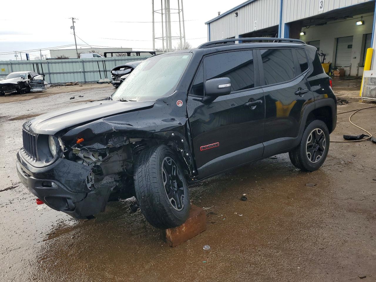 2016 Jeep Renegade Trailhawk, VIN ZACCJBCT7GPD28614 — Front end