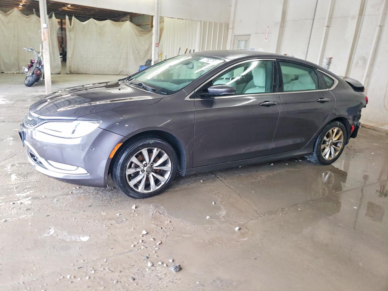 2015 Chrysler 200 C, VIN 1C3CCCCB6FN704707 — Side