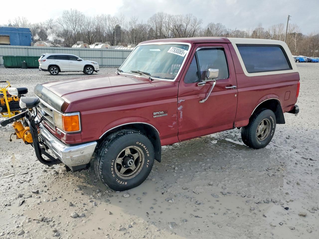 1991 Ford Bronco, VIN 1FMEU15Y7MLA63837 — Side