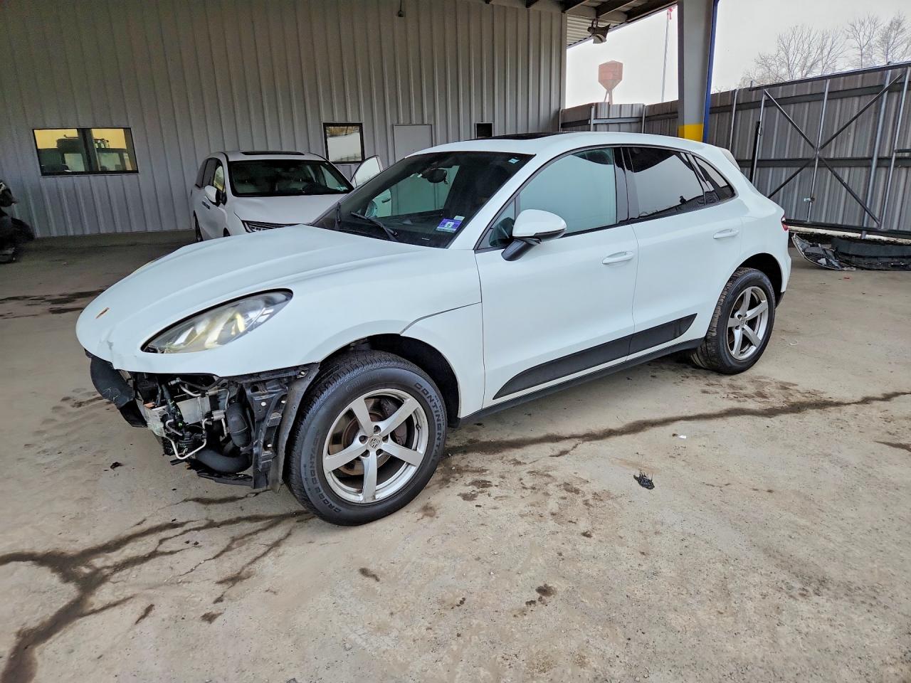 2017 Porsche Macan, VIN WP1AA2A52HLB83398 — Front end