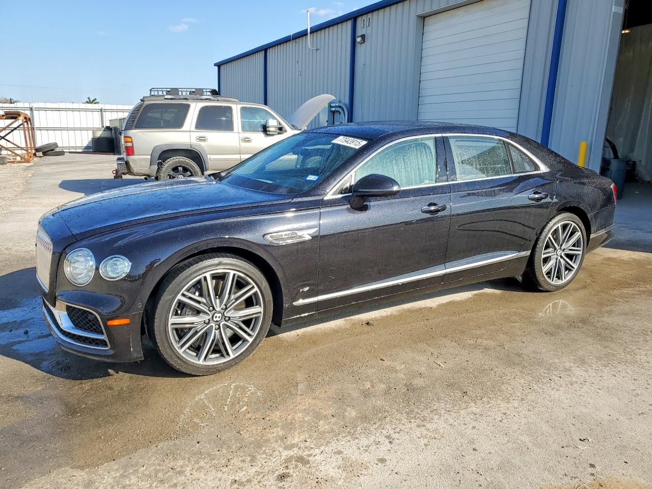 2022 Bentley Flying Spur, VIN NCS107417 — Мелкие вмятины и царапины