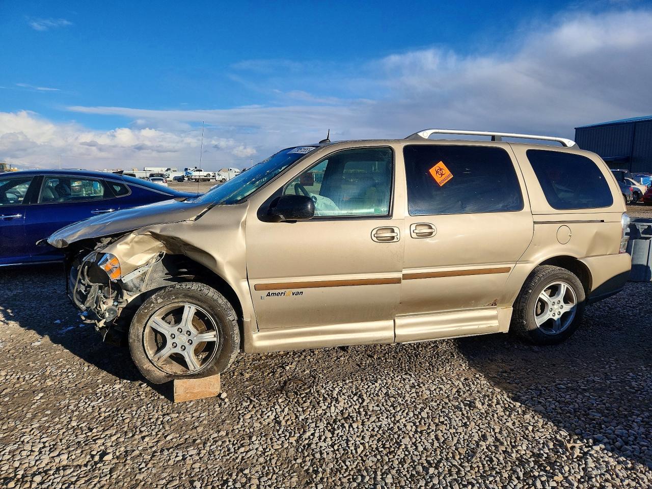 2006 Chevrolet Uplander LS Fleet, VIN 1GBDV13L96D230396 — Front end
