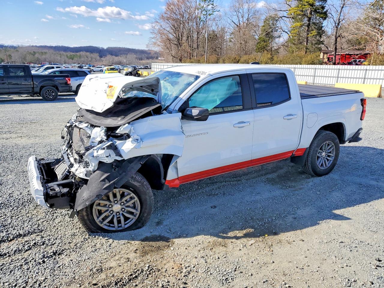 2024 Chevrolet Colorado 2WD LT, VIN 1GCGSCEC4R1109825 — Front end