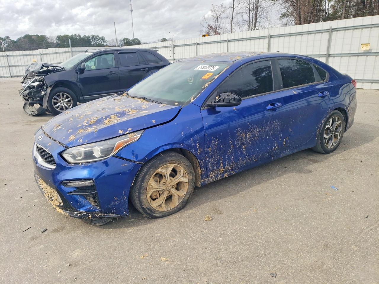 2019 Kia Forte LXS, VIN 3KPF24AD0KE103667 — Перед