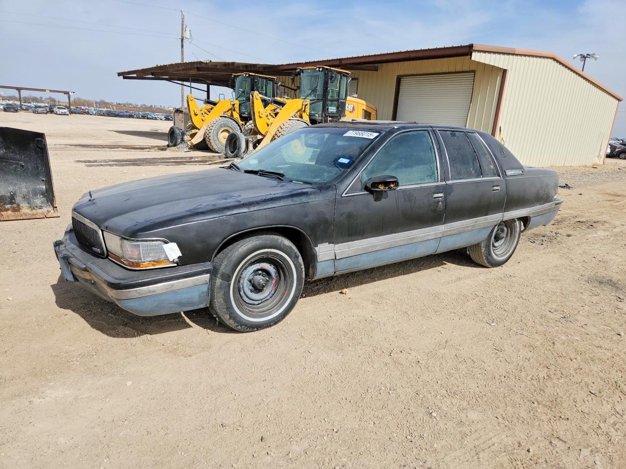 1992 Buick Roadmaster, VIN 1G4BN5379NR422413 — Front end
