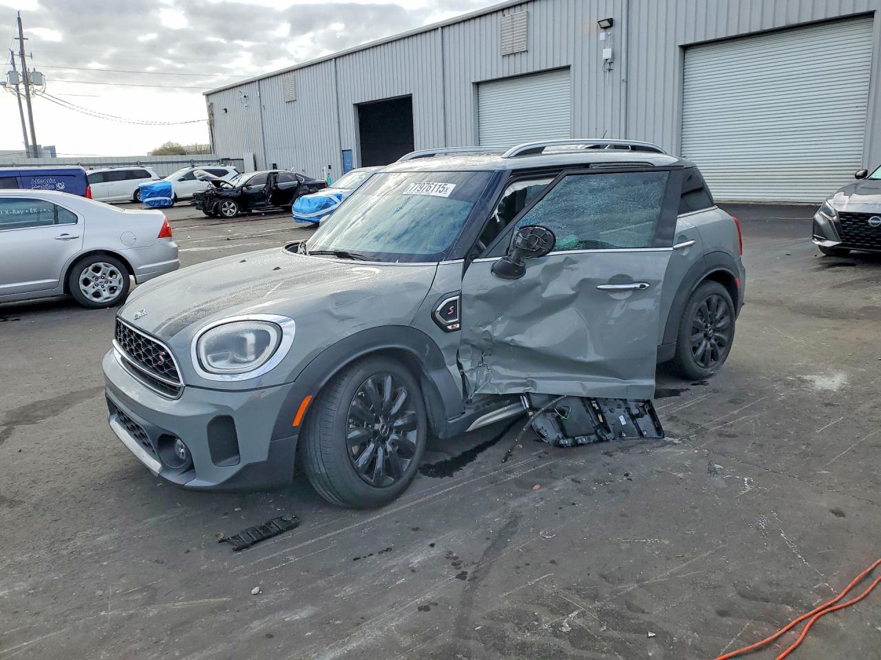 2022 MINI Countryman Cooper S, VIN WMZ53BR01N3N78075 — Бок