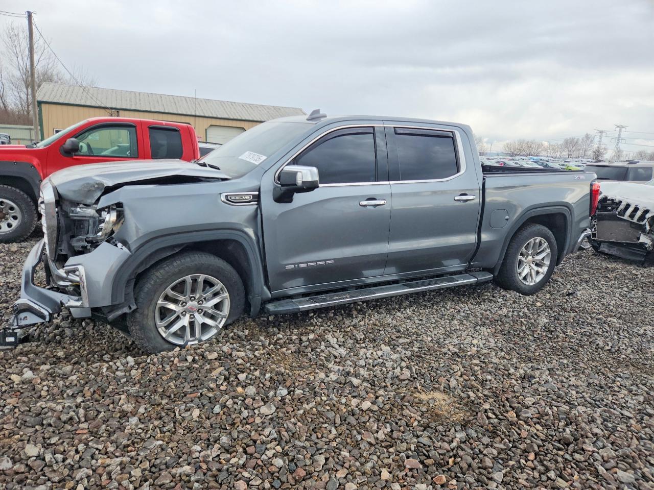 2021 GMC Sierra 1500 SLT, VIN 3GTU9DED7MG427882 — Side