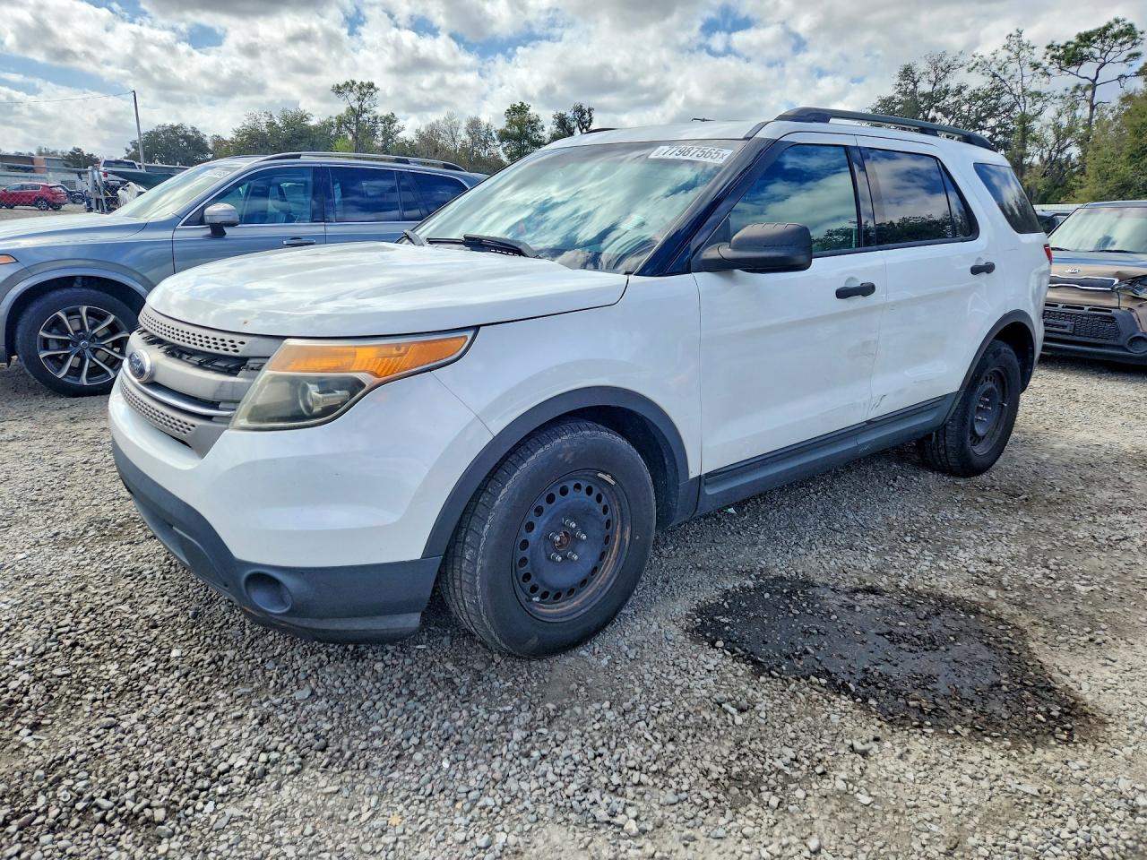 2013 Ford Explorer, VIN 1FM5K7B89DGC62832 — Front end