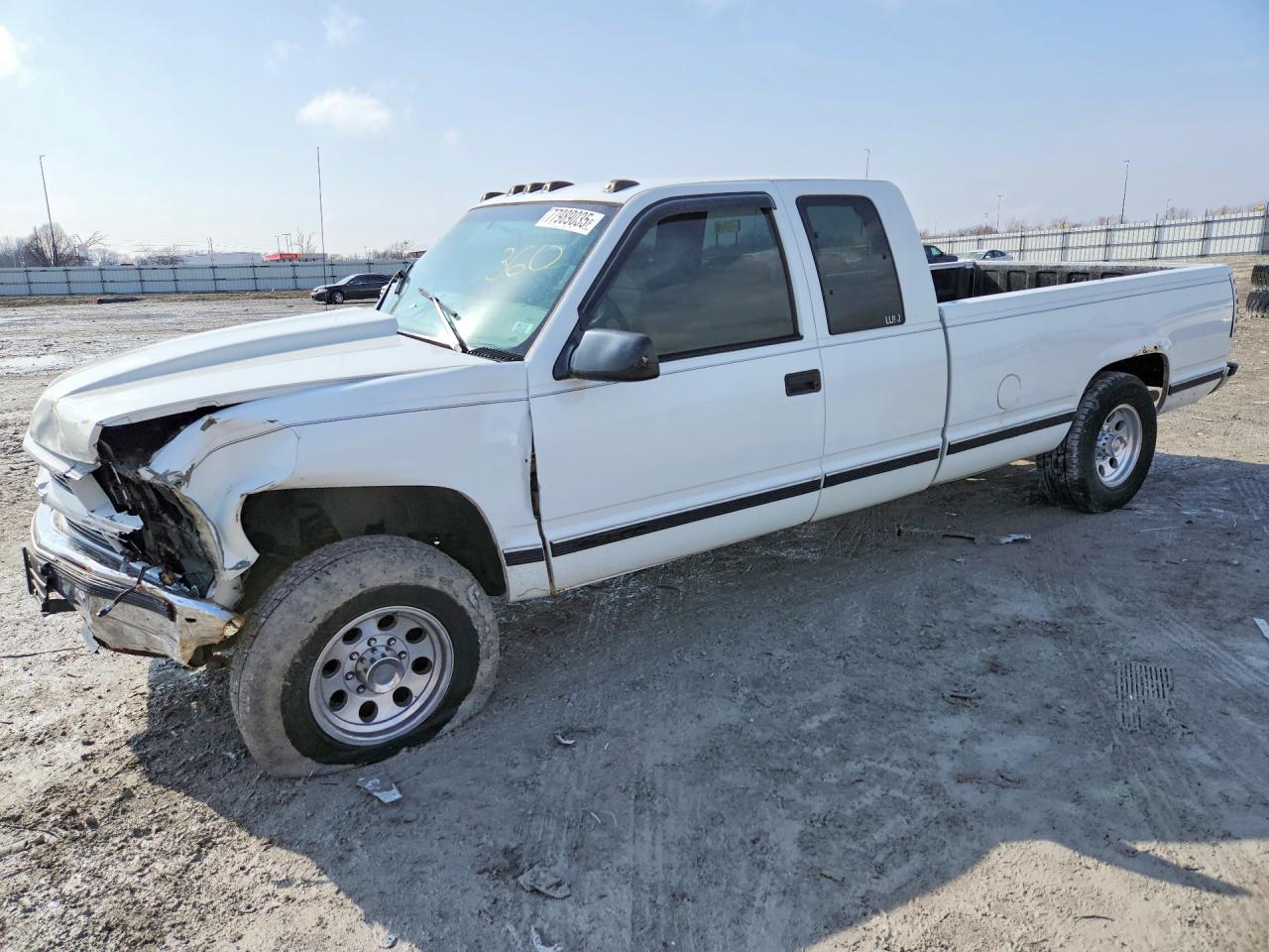 1997 Chevrolet Silverado 2500, VIN 1GCGC29R4VE255649 — Перед