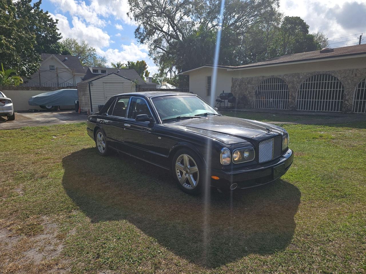 2004 Bentley Arnage, VIN SCBLF34F04CX09708 — Minor dents and scratches