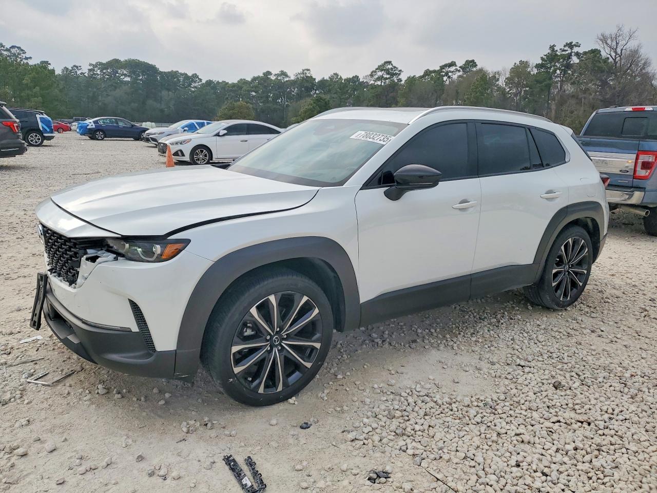 2025 Mazda CX-50 S Premium Plus, VIN 7MMVABEM7SN353108 — Перед