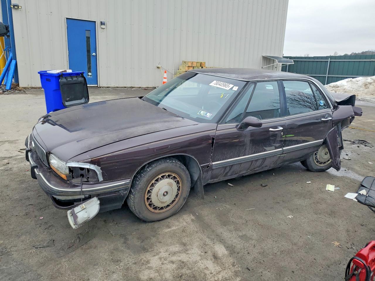 1993 Buick LeSabre 90th Anniversary Edition, VIN 1G4HP53L3PH504941 — Зад