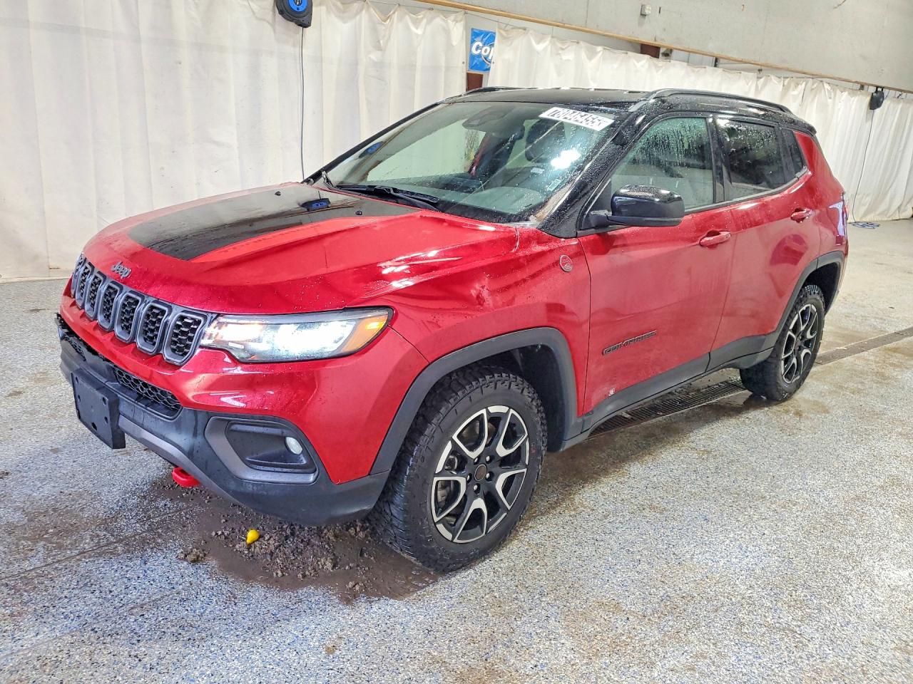 2025 Jeep Compass Trailhawk, VIN 3C4NJDDN9ST584792 — Бок