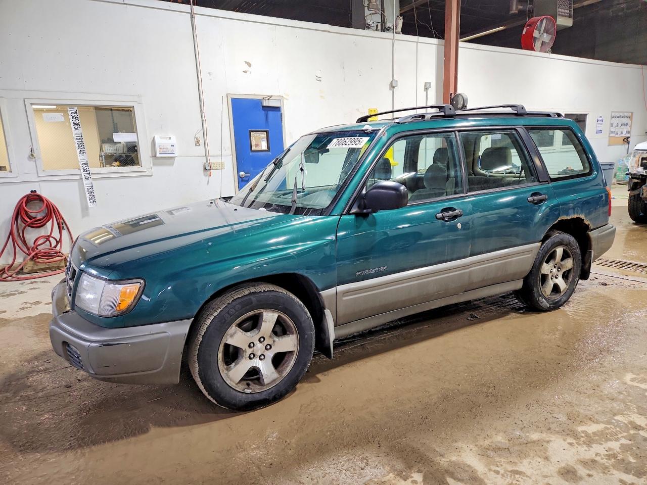 1998 Subaru Forester S, VIN JF1SF6557WH751255 — Front end