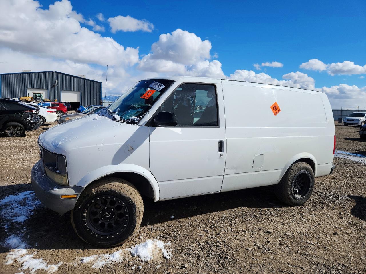 2005 GMC Safari Cargo, VIN 1GTDL19X95B508784 — Side