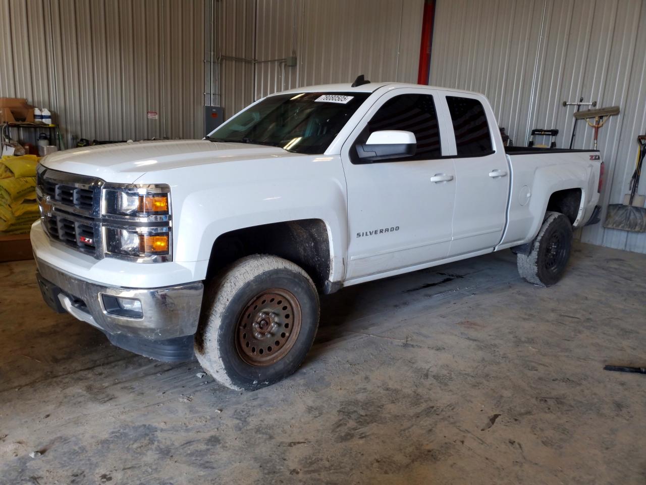 2015 Chevrolet Silverado 1500 LT, VIN 1GCVKREC5FZ252175 — Rear end