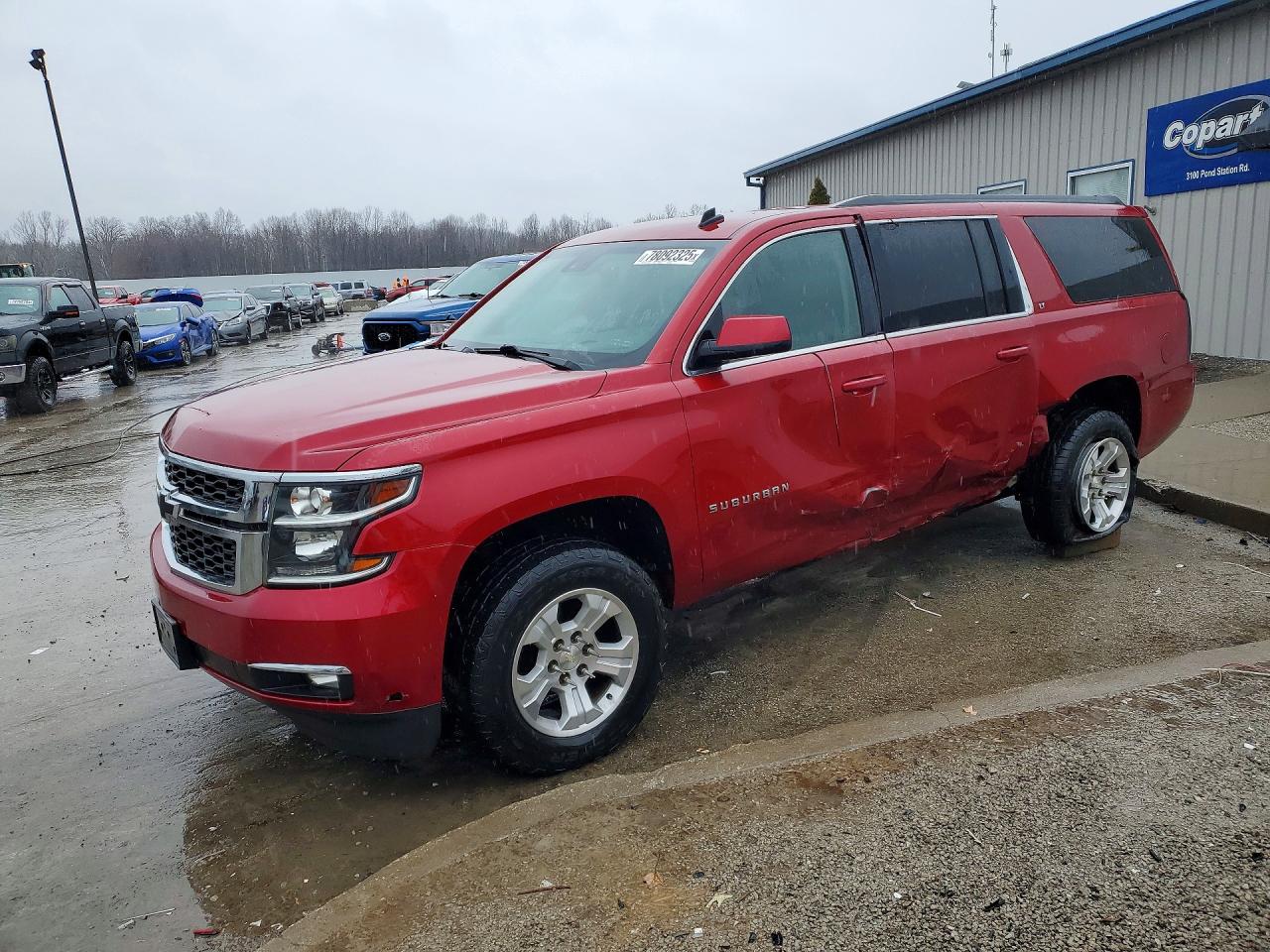 2015 Chevrolet Suburban LT, VIN 1GNSCJKC3FR305694 — Side