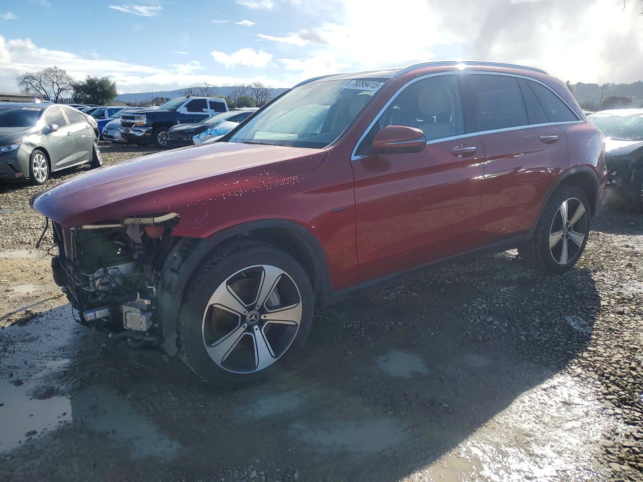 2019 Mercedes-Benz GLC 350e, VIN WDC0G5EB5KF590886 — Front end