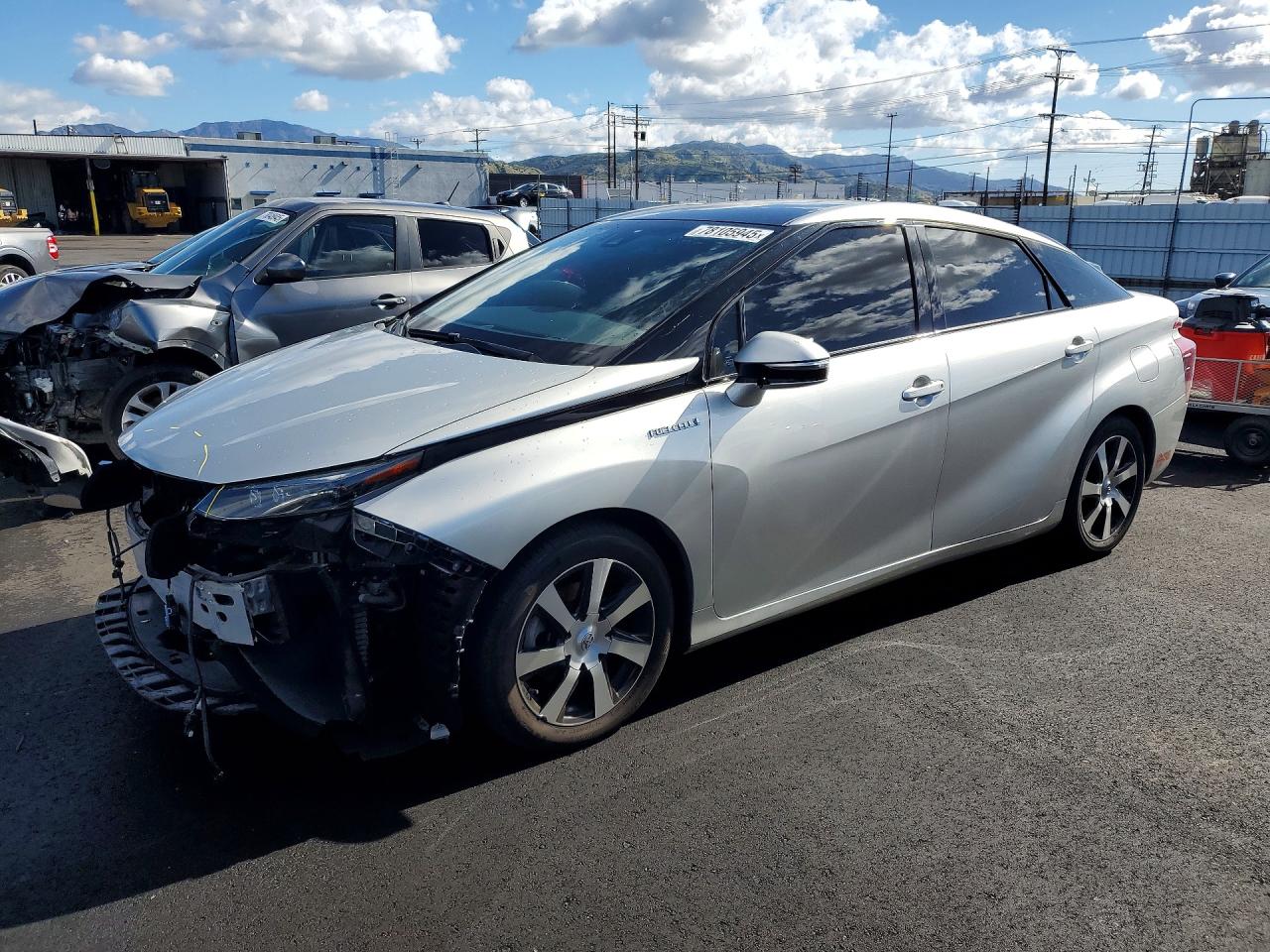 2020 Toyota Mirai, VIN JTDBVRBD9LA007932 — Перед