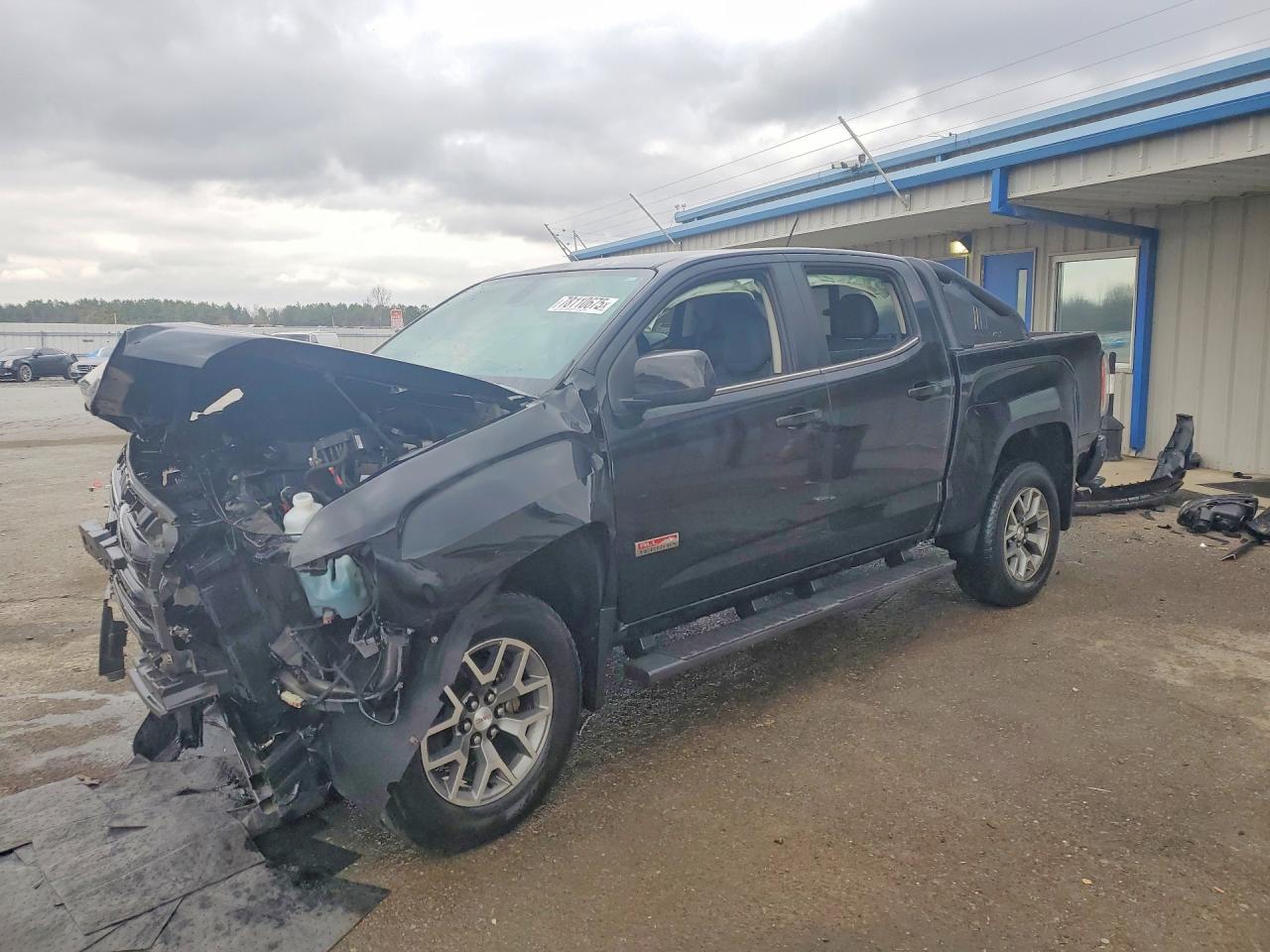 2018 GMC Canyon 4WD SLT, VIN 1GTG6DEN0J1285058 — Front end