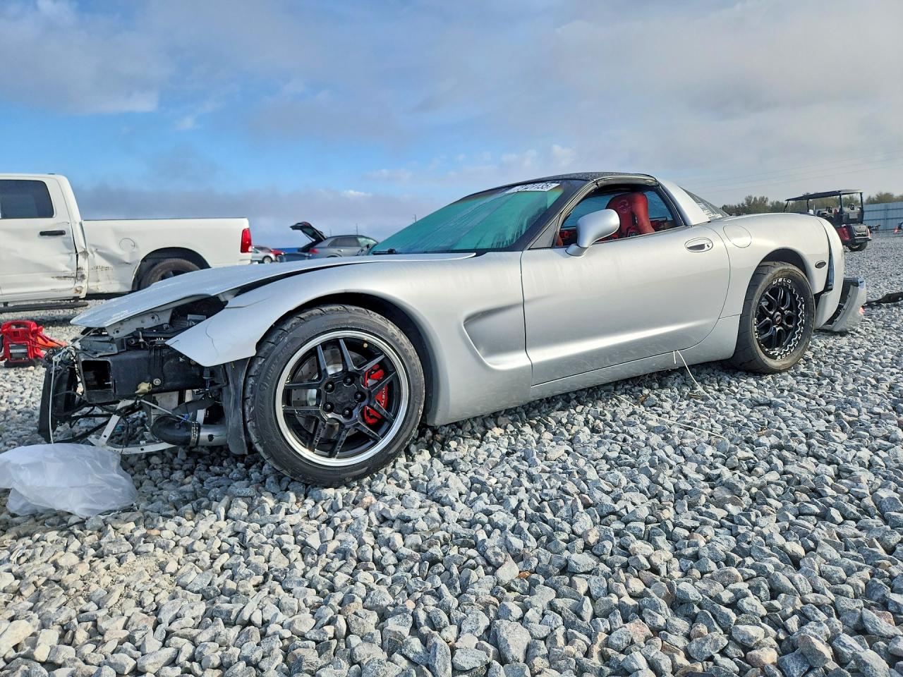 2000 Chevrolet Corvette, VIN 1G1YY22G1Y5117000 — Front end