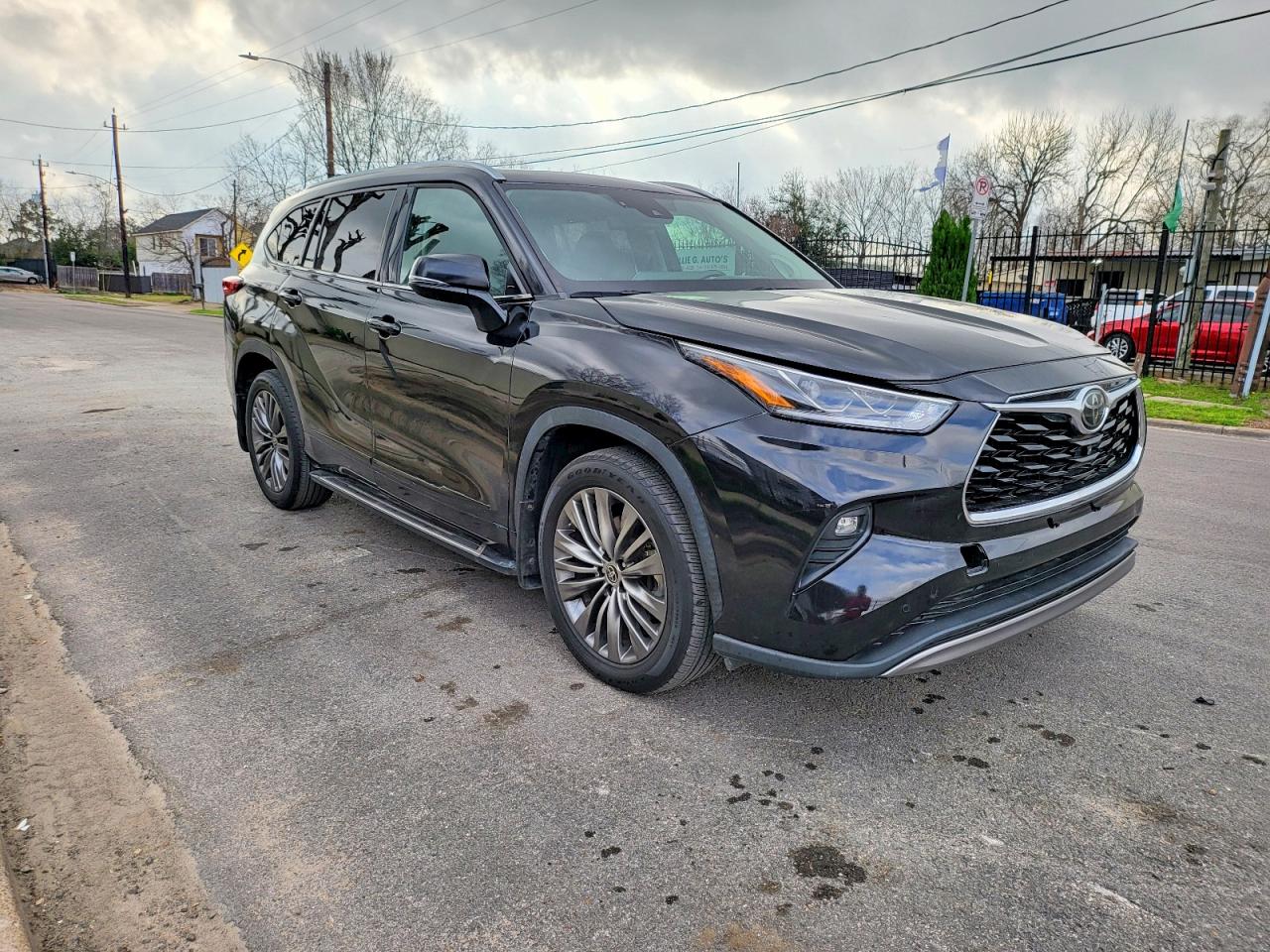 2020 Toyota Highlander Platinum, VIN 5TDFZRBH4LS035018 — Фото с аукциона