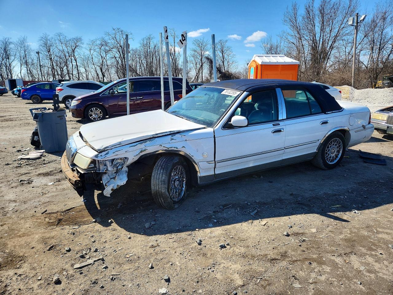 2001 Mercury Grand Marquis GS, VIN 2MEFM74W21X606309 — Undercarriage