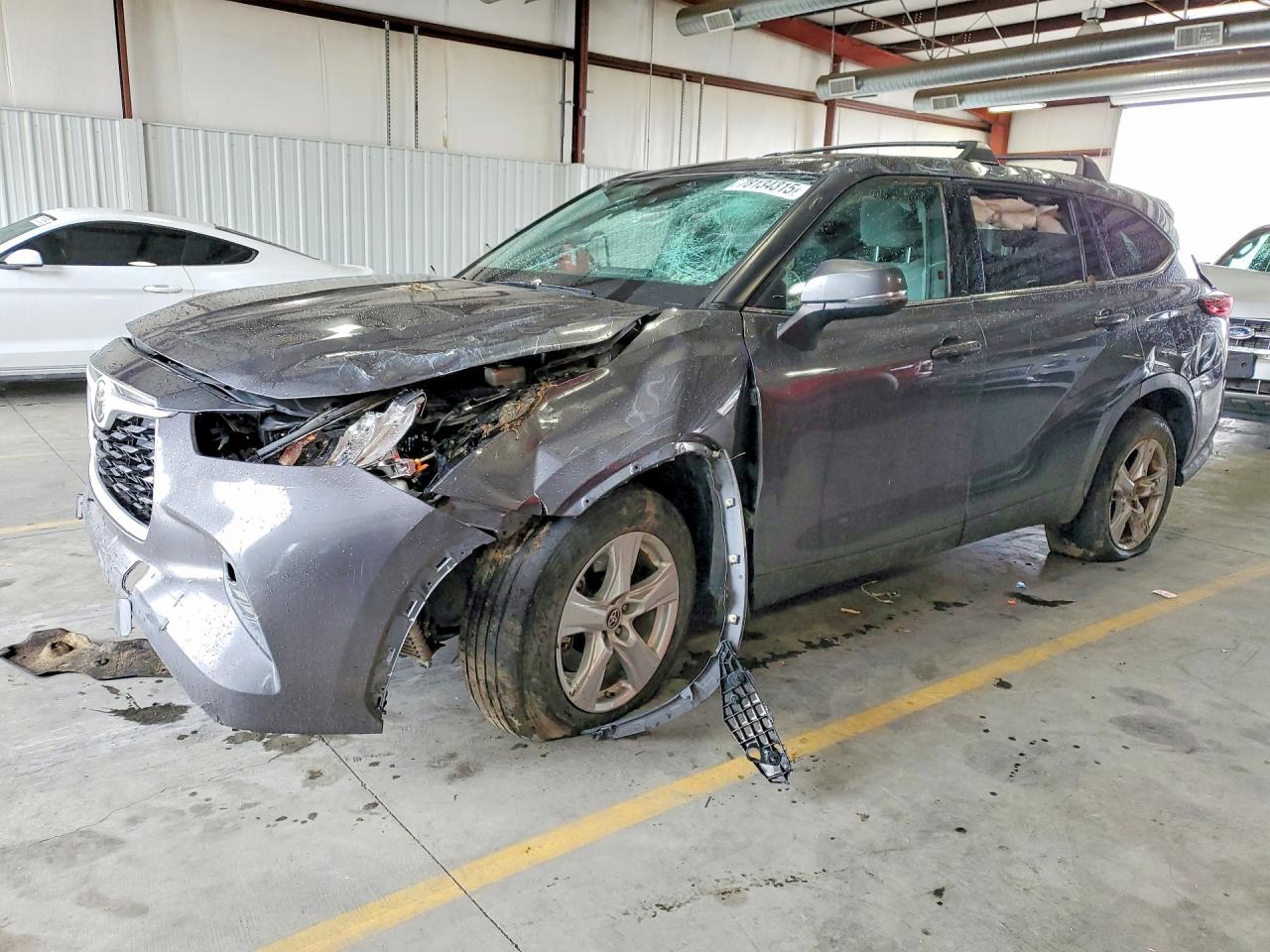 2020 Toyota Highlander LE, VIN 5TDZZRAH0LS512011 — Front end