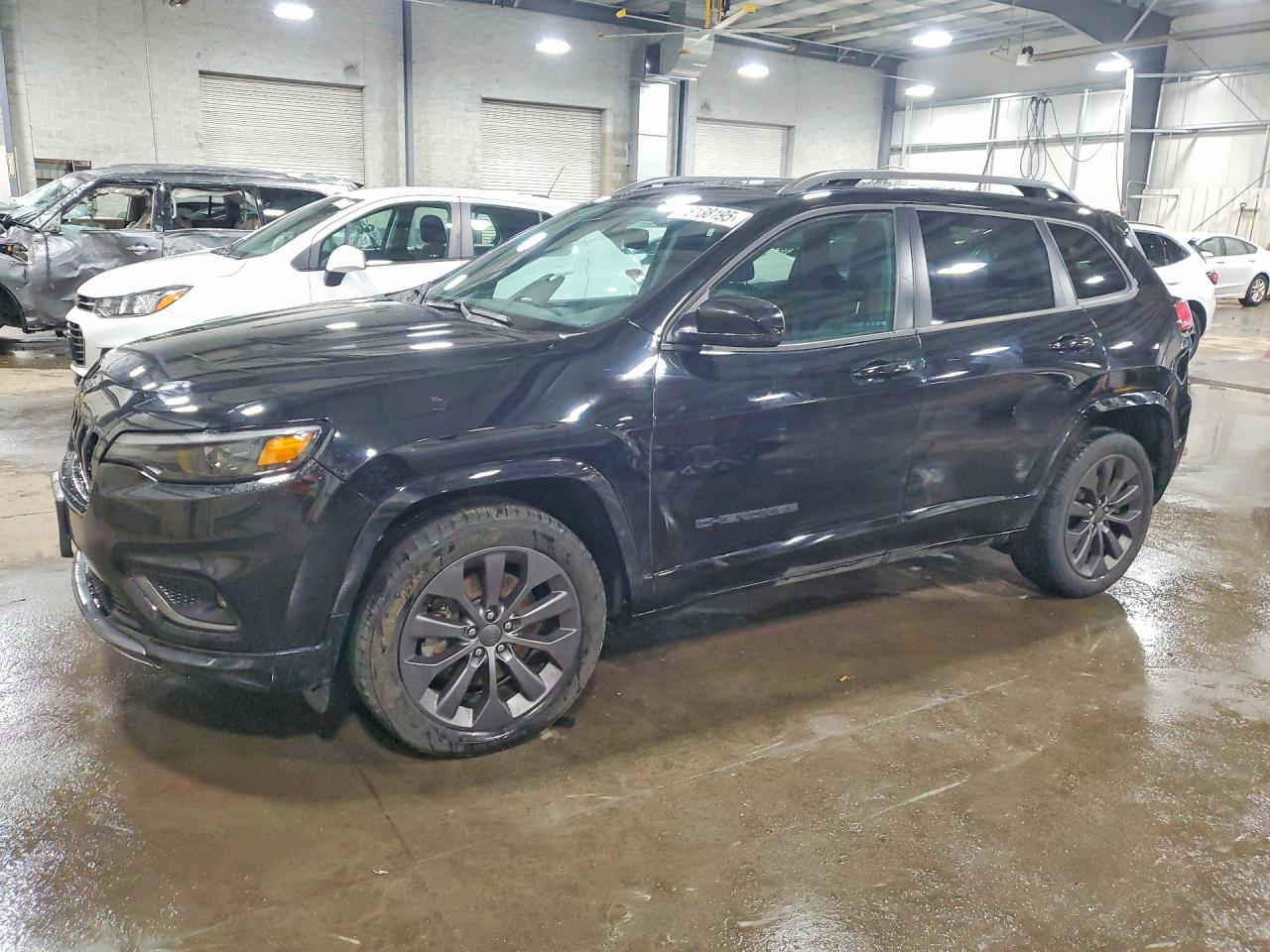 2019 Jeep Cherokee Limited, VIN 1C4PJMDX6KD393167 — Front end