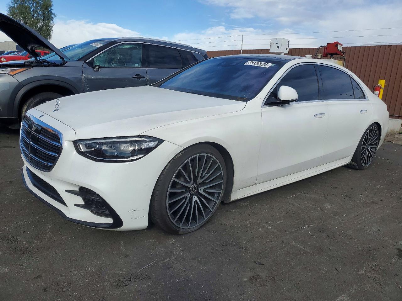 2022 Mercedes-Benz S 580, VIN W1K6G7GB3NA108190 — Minor dents and scratches