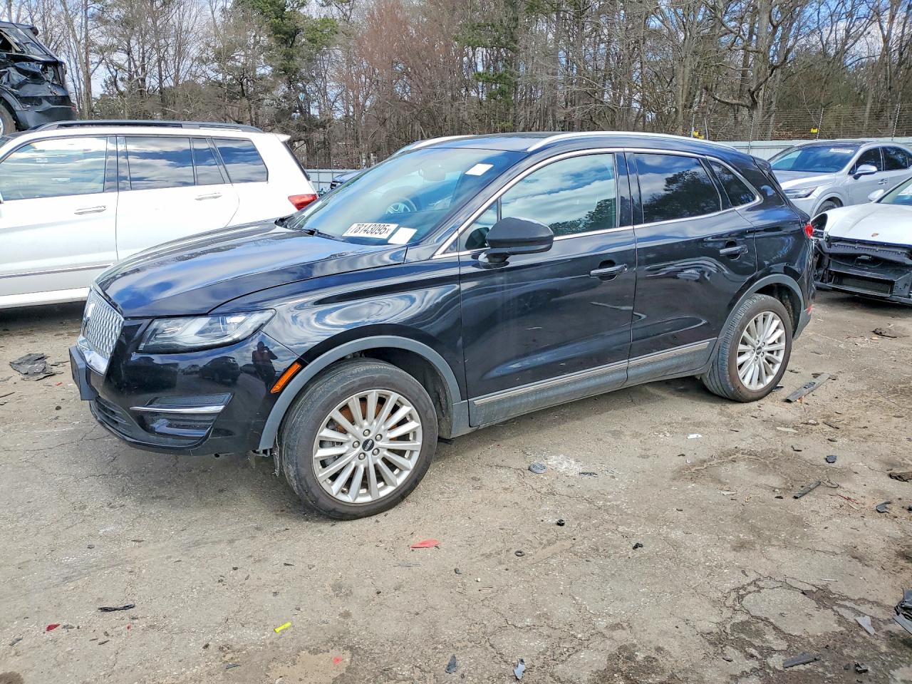 2019 Lincoln MKC Standard, VIN 5LMCJ1D98KUL07008 — Фото с аукциона