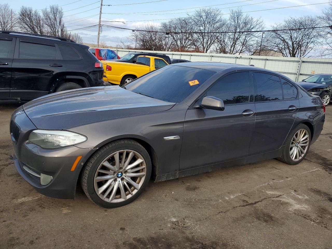 2011 BMW 5 Series 528i, VIN WBAFR1C56BC673483 — Minor dents and scratches