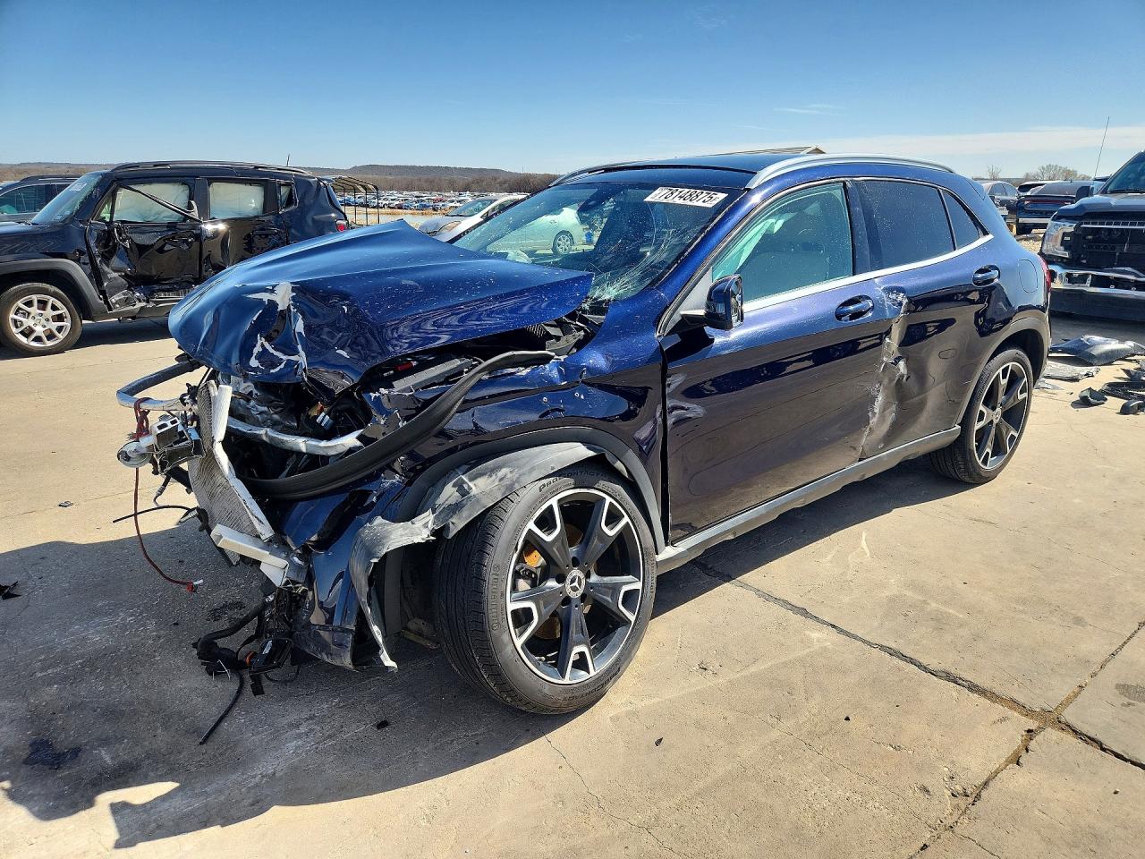 2019 Mercedes-Benz GLA 250, VIN WDCTG4EB1KJ554729 — Front end
