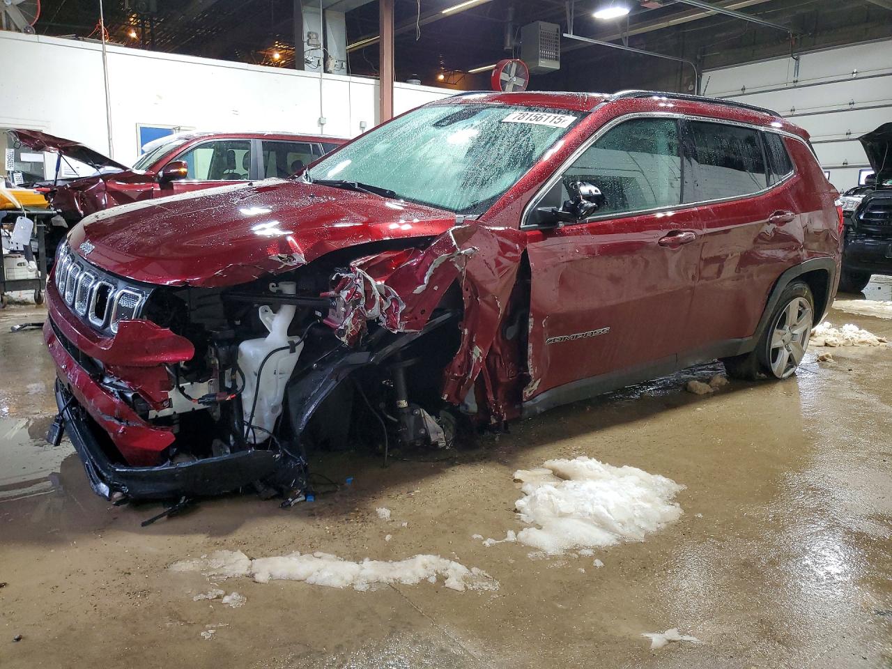 2022 Jeep Compass Latitude, VIN 3C4NJDBB3NT217240 — Front end