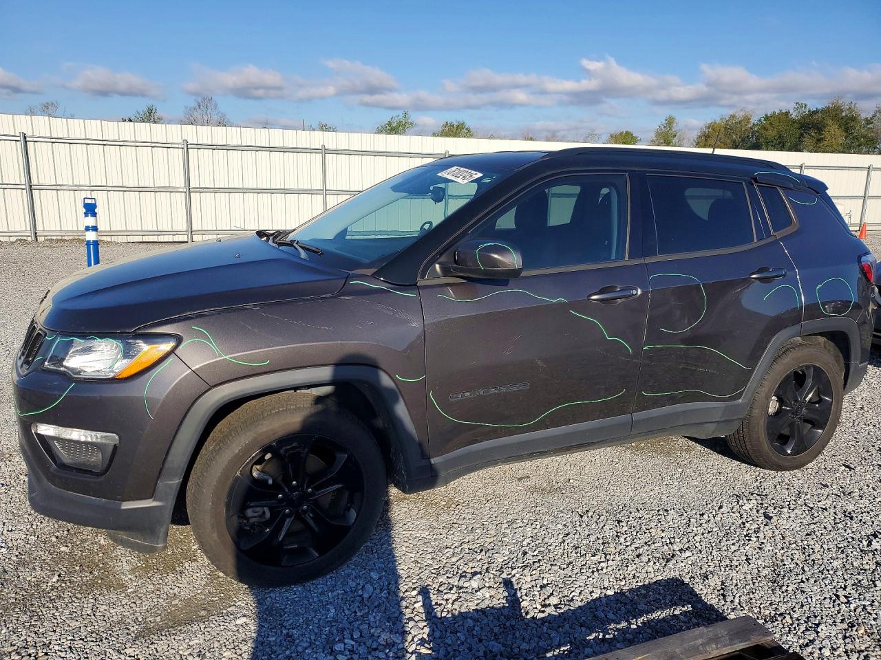 2020 Jeep Compass Latitude, VIN 3C4NJCBB7LT158605 — Front end