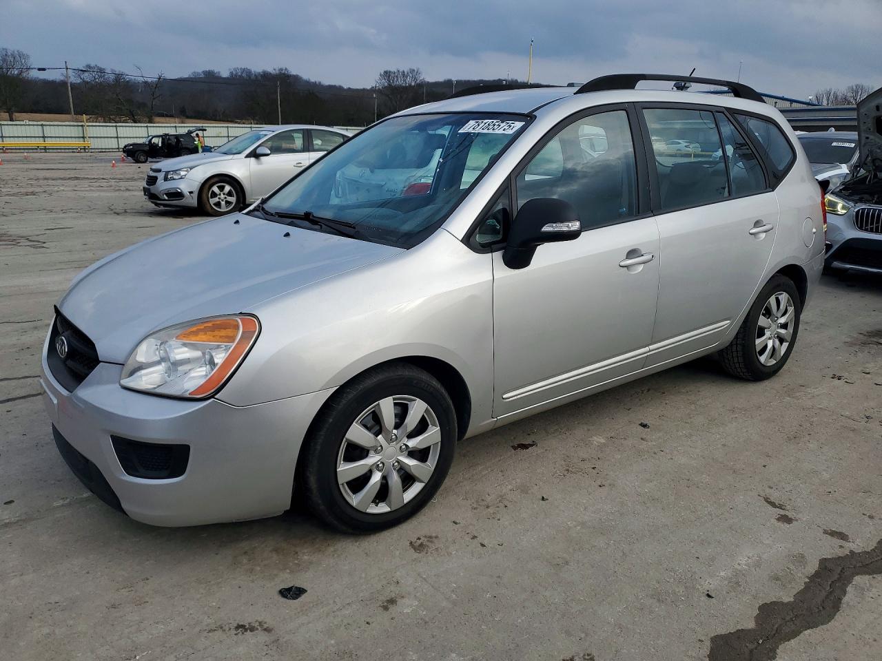 2010 Kia Rondo, VIN KNAHG8C94A7300704 — Front end